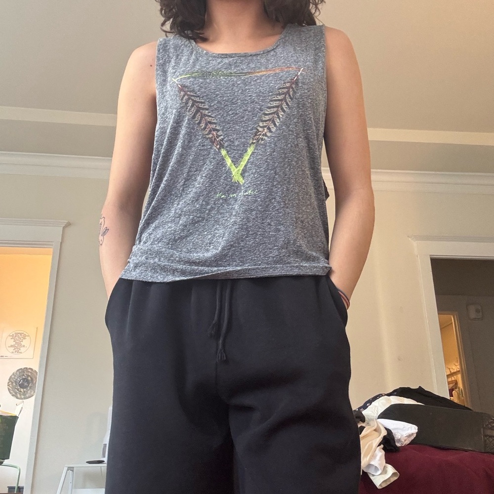 Boho Muscle Tee 🩶